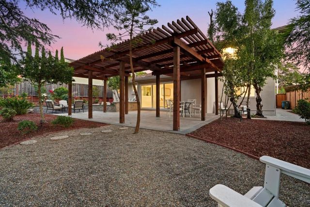 2740 Comstock Circle, Belmont, CA 94002