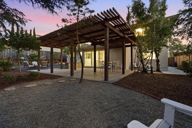 2740 Comstock Circle, Belmont, CA 94002