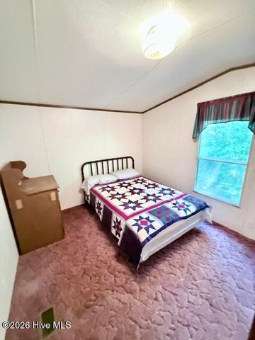 89 Dog Hollow Hollow, Robbinsville, NC 28771