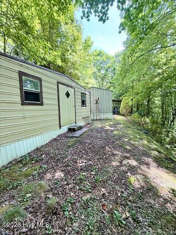 89 Dog Hollow Hollow, Robbinsville, NC 28771