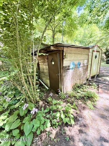 89 Dog Hollow Hollow, Robbinsville, NC 28771
