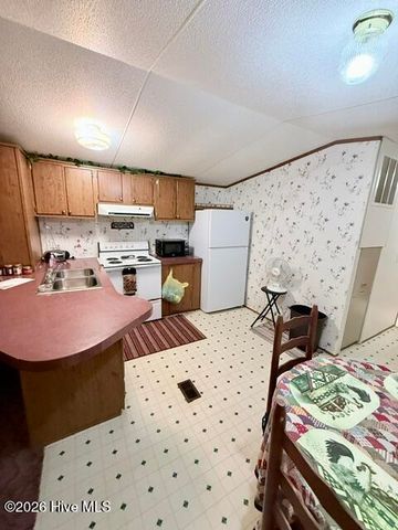 89 Dog Hollow Hollow, Robbinsville, NC 28771