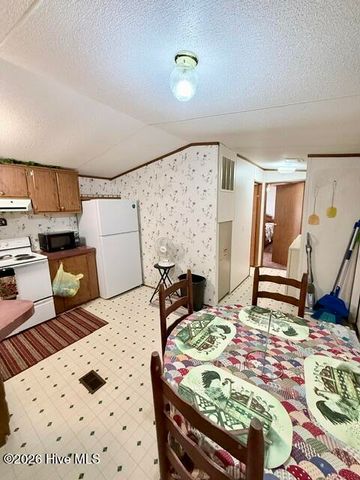 89 Dog Hollow Hollow, Robbinsville, NC 28771