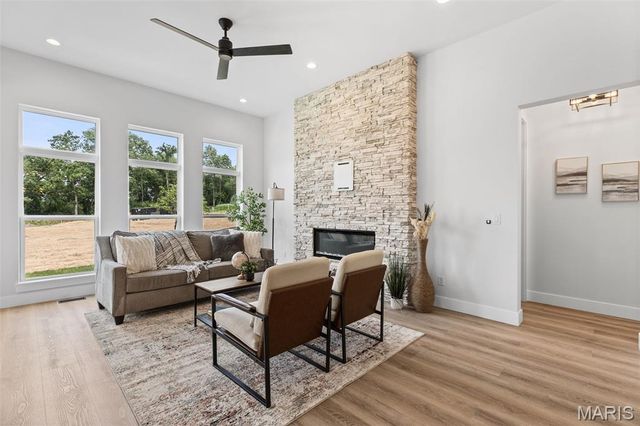 403 Rayburn Avenue, St Louis, MO 63127