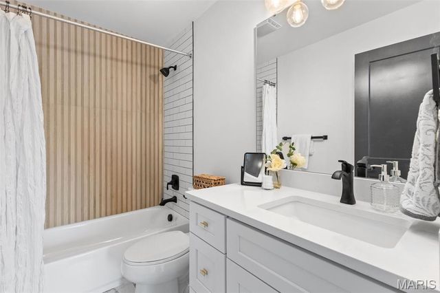 403 Rayburn Avenue, St Louis, MO 63127