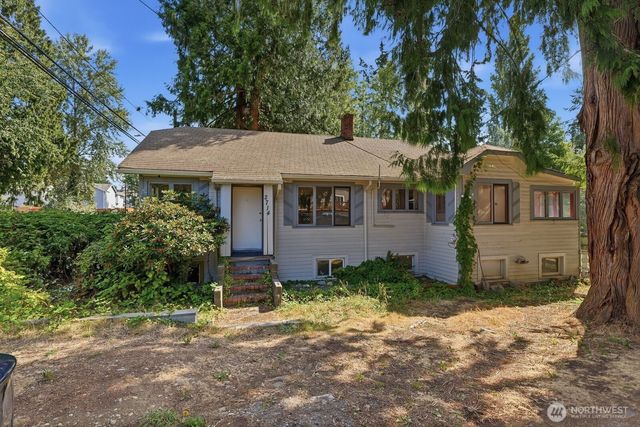 2714 204th Street SW, Lynnwood, WA 98036