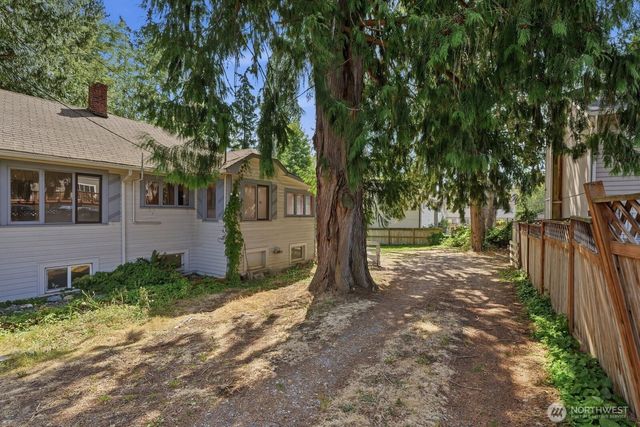 2714 204th Street SW, Lynnwood, WA 98036