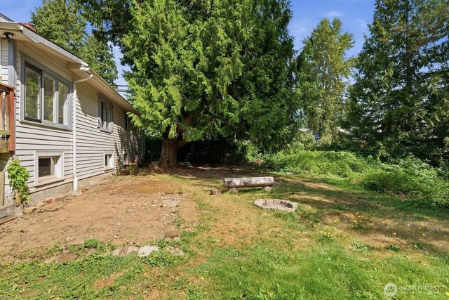 2714 204th Street SW, Lynnwood, WA 98036