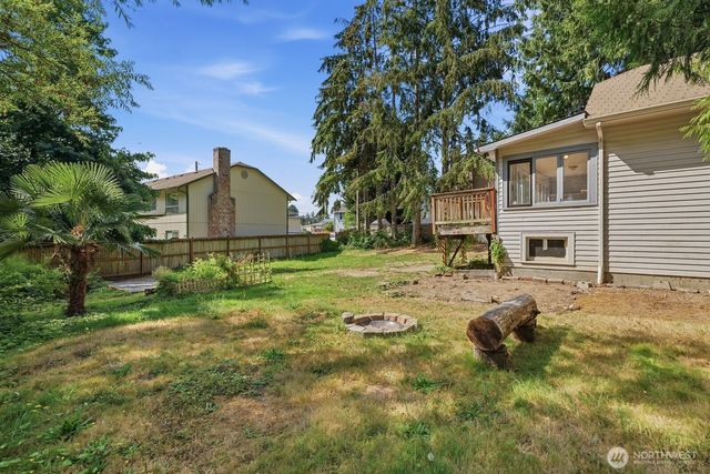 2714 204th Street SW, Lynnwood, WA 98036
