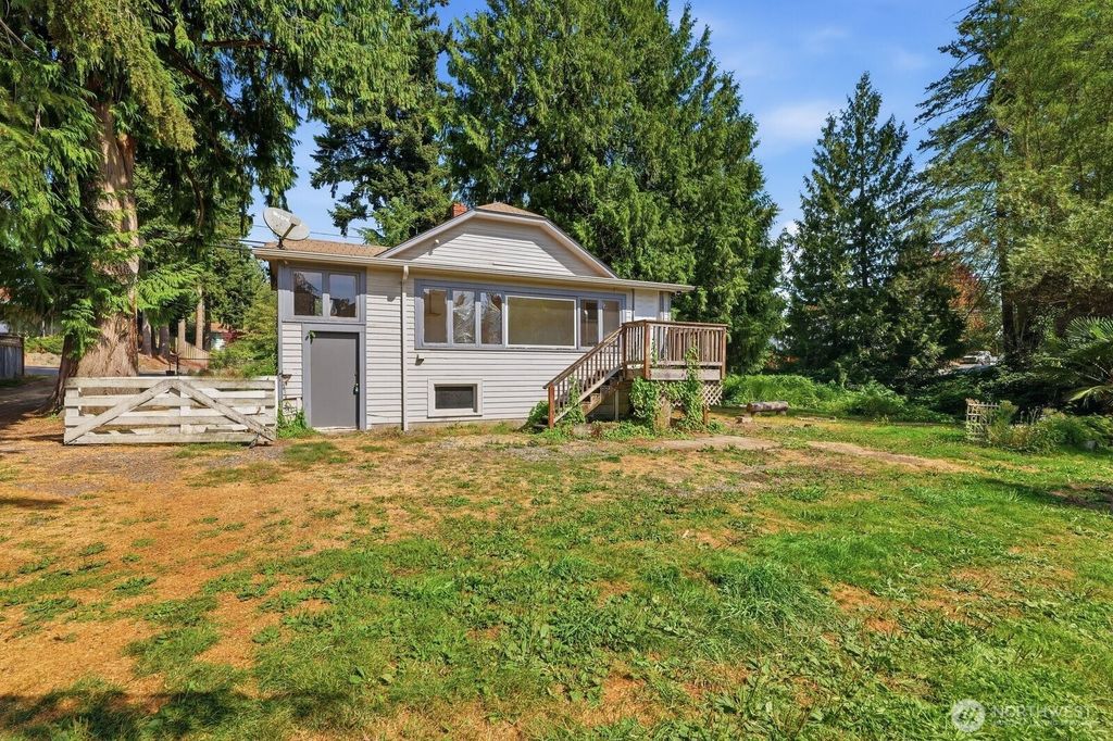 2714 204th Street SW, Lynnwood, WA 98036