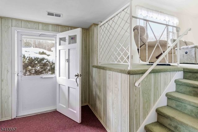 31 Saint Marys Dr, Roxbury Twp., NJ 07876