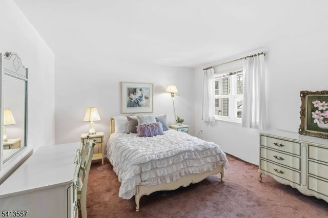 31 Saint Marys Dr, Roxbury Twp., NJ 07876