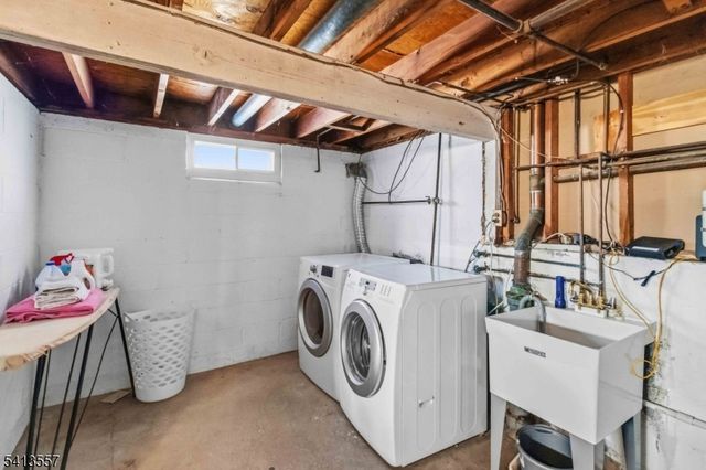 31 Saint Marys Dr, Roxbury Twp., NJ 07876