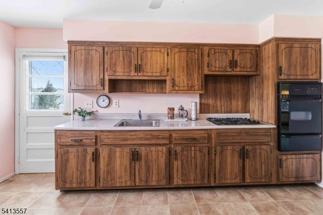 31 Saint Marys Dr, Roxbury Twp., NJ 07876