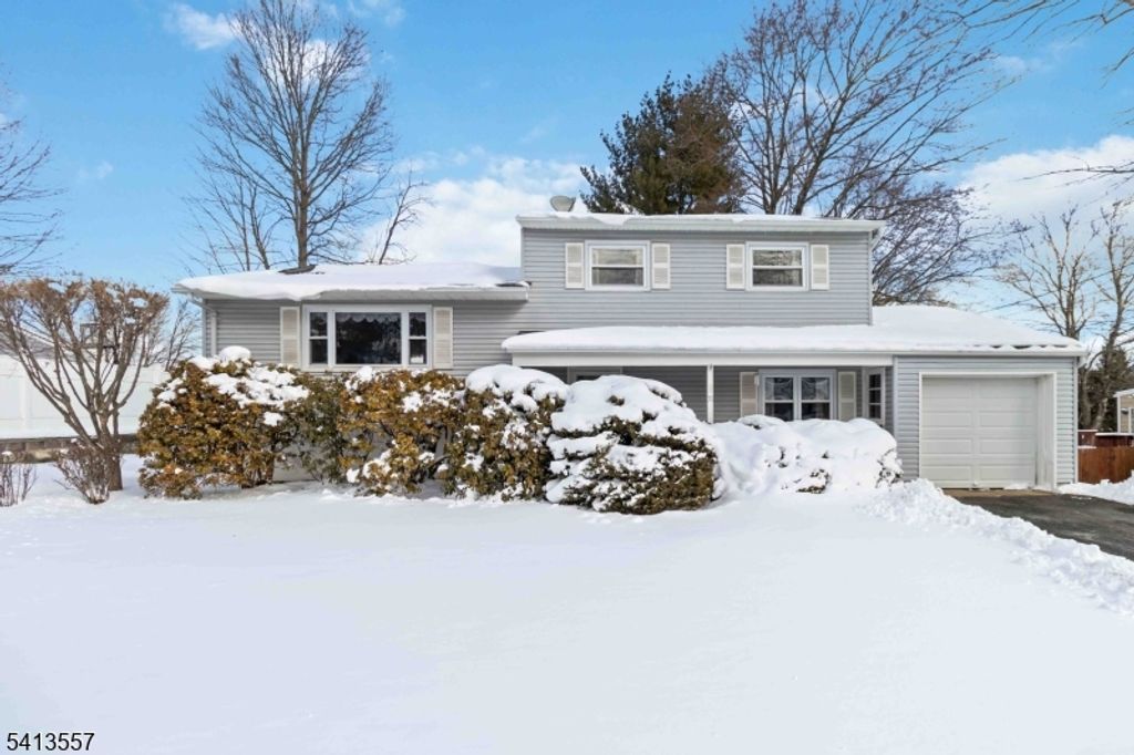 31 Saint Marys Dr, Roxbury Twp., NJ 07876