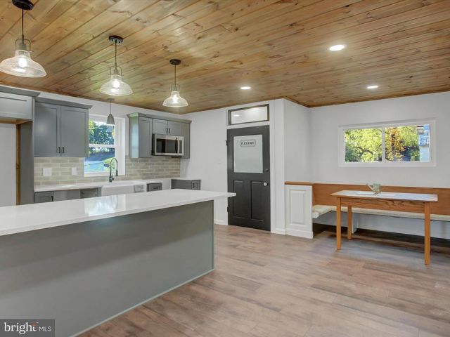 16 E MAIN ST, Newburg, PA 17240