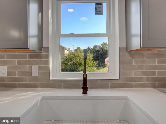 16 E MAIN ST, Newburg, PA 17240