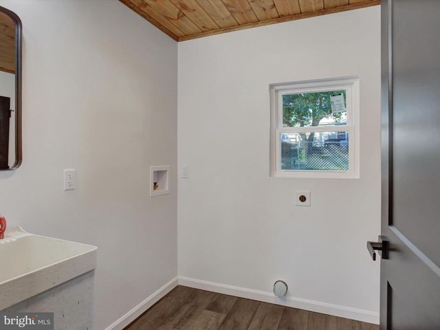 16 E MAIN ST, Newburg, PA 17240