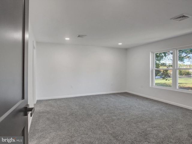 16 E MAIN ST, Newburg, PA 17240