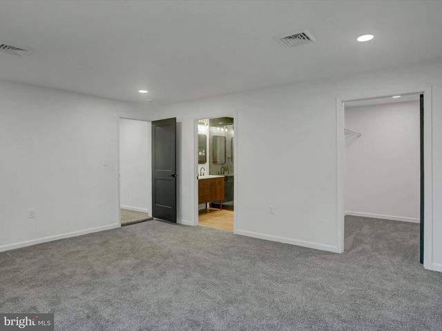 16 E MAIN ST, Newburg, PA 17240