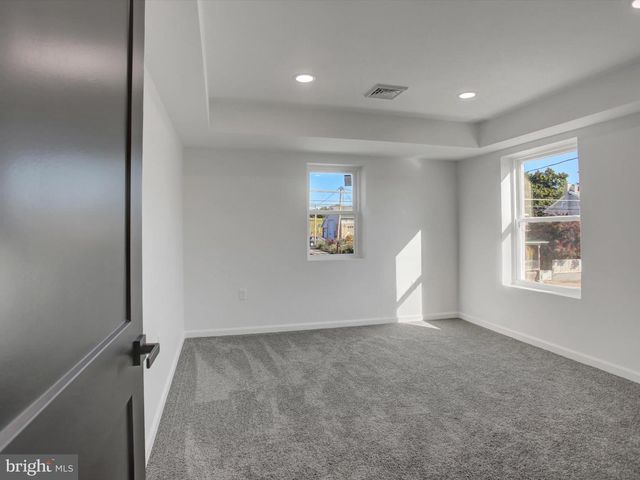 16 E MAIN ST, Newburg, PA 17240