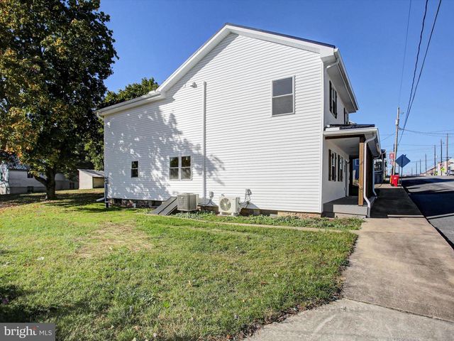 16 E MAIN ST, Newburg, PA 17240