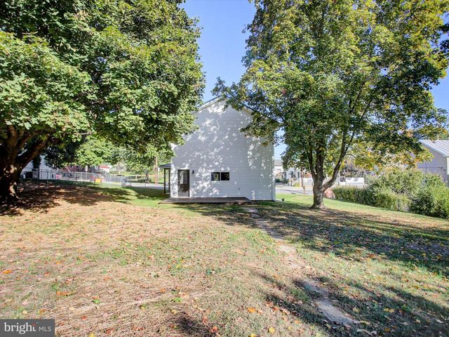 16 E MAIN ST, Newburg, PA 17240