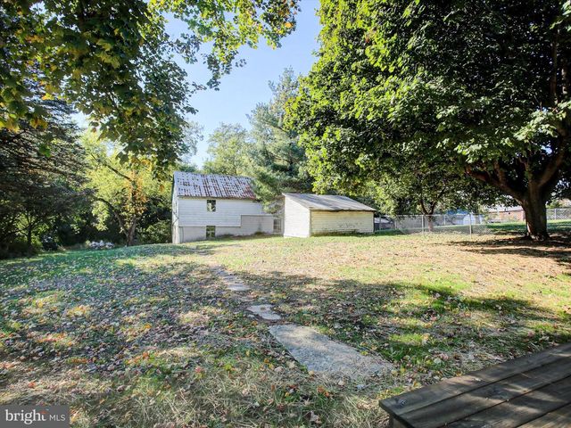 16 E MAIN ST, Newburg, PA 17240