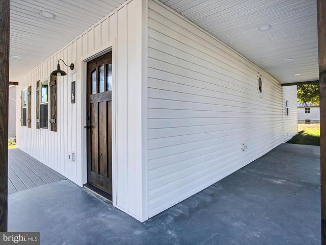 16 E MAIN ST, Newburg, PA 17240