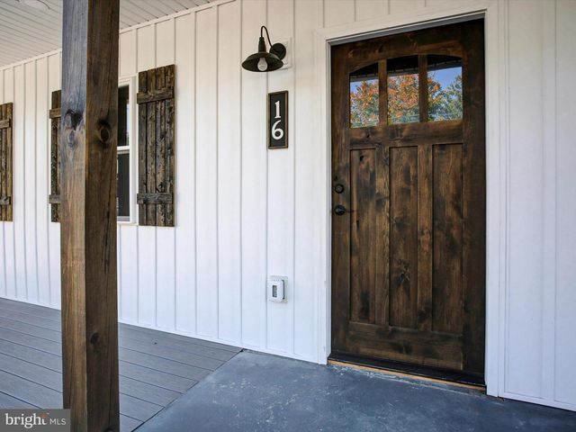 16 E MAIN ST, Newburg, PA 17240