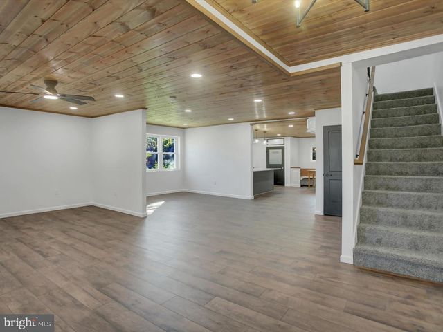 16 E MAIN ST, Newburg, PA 17240