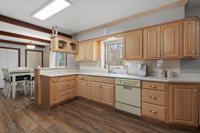 18 Brakefield Drive, Janesville, WI 53546