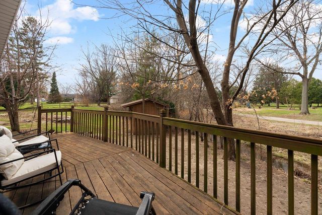 18 Brakefield Drive, Janesville, WI 53546