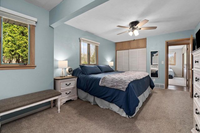 18 Brakefield Drive, Janesville, WI 53546