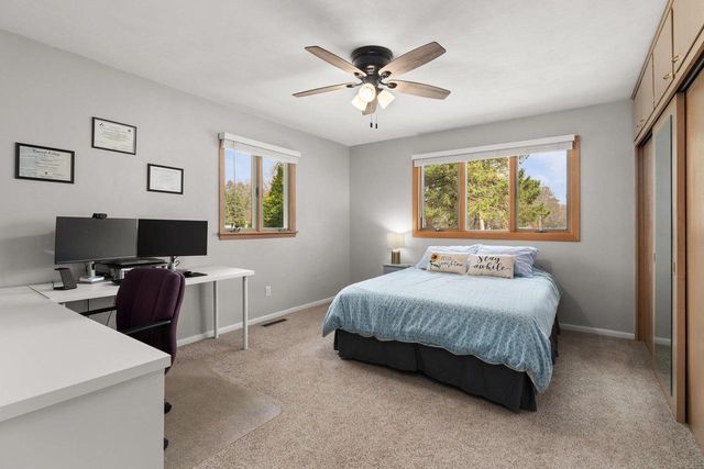 18 Brakefield Drive, Janesville, WI 53546