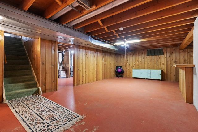 18 Brakefield Drive, Janesville, WI 53546