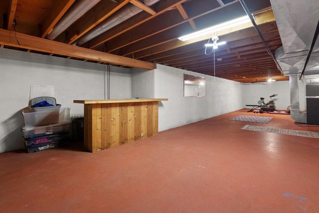 18 Brakefield Drive, Janesville, WI 53546
