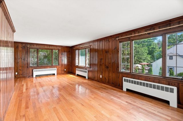 35 Swift Rd, Framingham, MA 01702