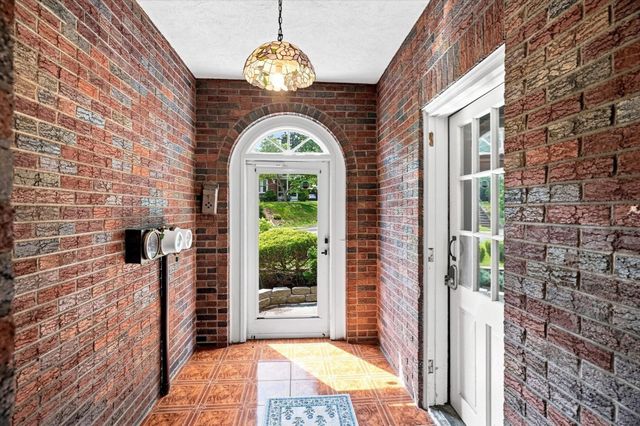 35 Swift Rd, Framingham, MA 01702