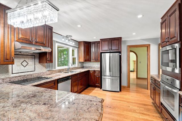 35 Swift Rd, Framingham, MA 01702