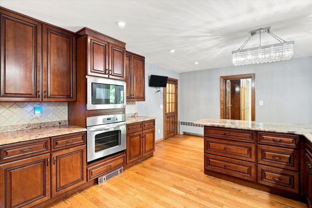 35 Swift Rd, Framingham, MA 01702