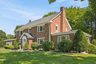 35 Swift Rd, Framingham, MA 01702
