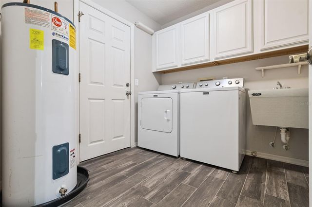 30768 PRESTWICK AVENUE, Sorrento, FL 32776