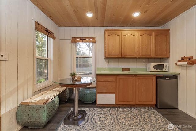 826 E Herron Blvd NW, Lakebay, WA 98349