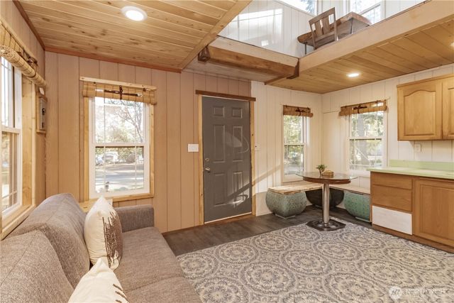 826 E Herron Blvd NW, Lakebay, WA 98349