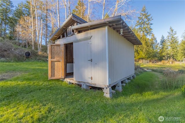 826 E Herron Blvd NW, Lakebay, WA 98349