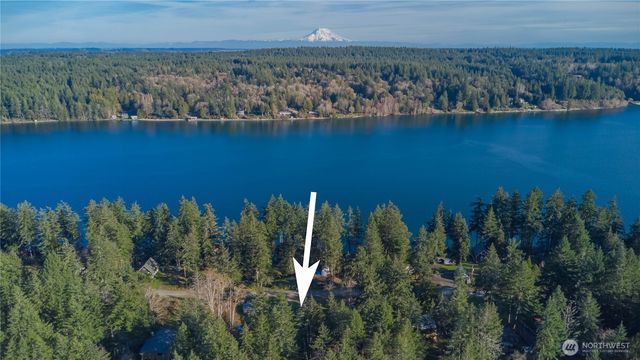826 E Herron Blvd NW, Lakebay, WA 98349