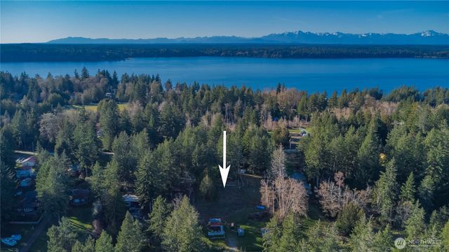 826 E Herron Blvd NW, Lakebay, WA 98349