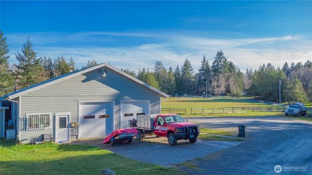 826 E Herron Blvd NW, Lakebay, WA 98349