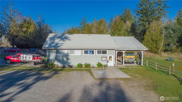 826 E Herron Blvd NW, Lakebay, WA 98349